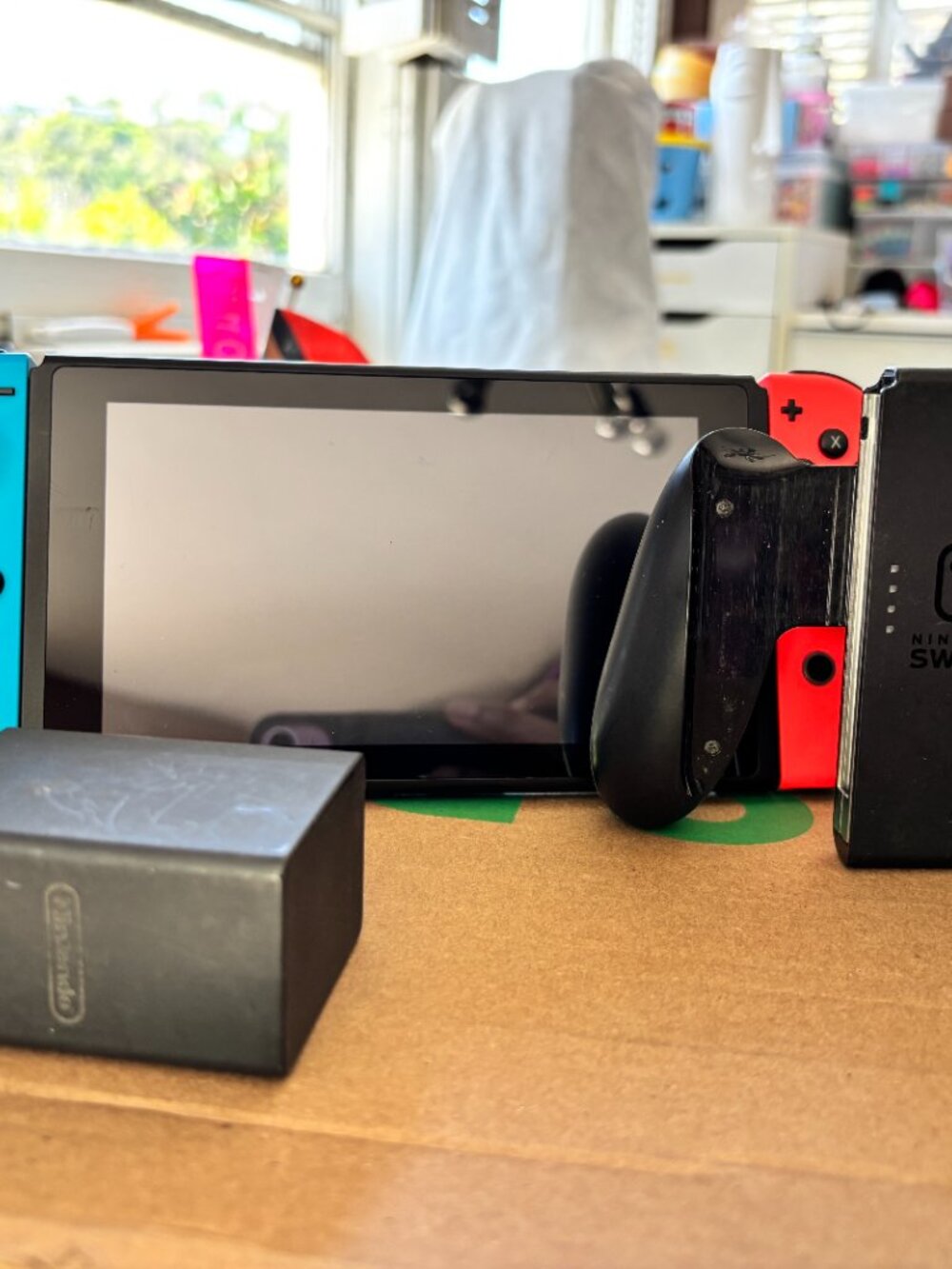 Gently Used Nintendo Switch 1 - Picture 6 of 9